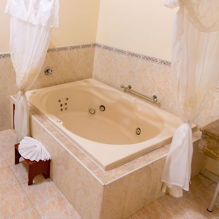 Hotel Casona Misiones Керетаро Екстер'єр фото