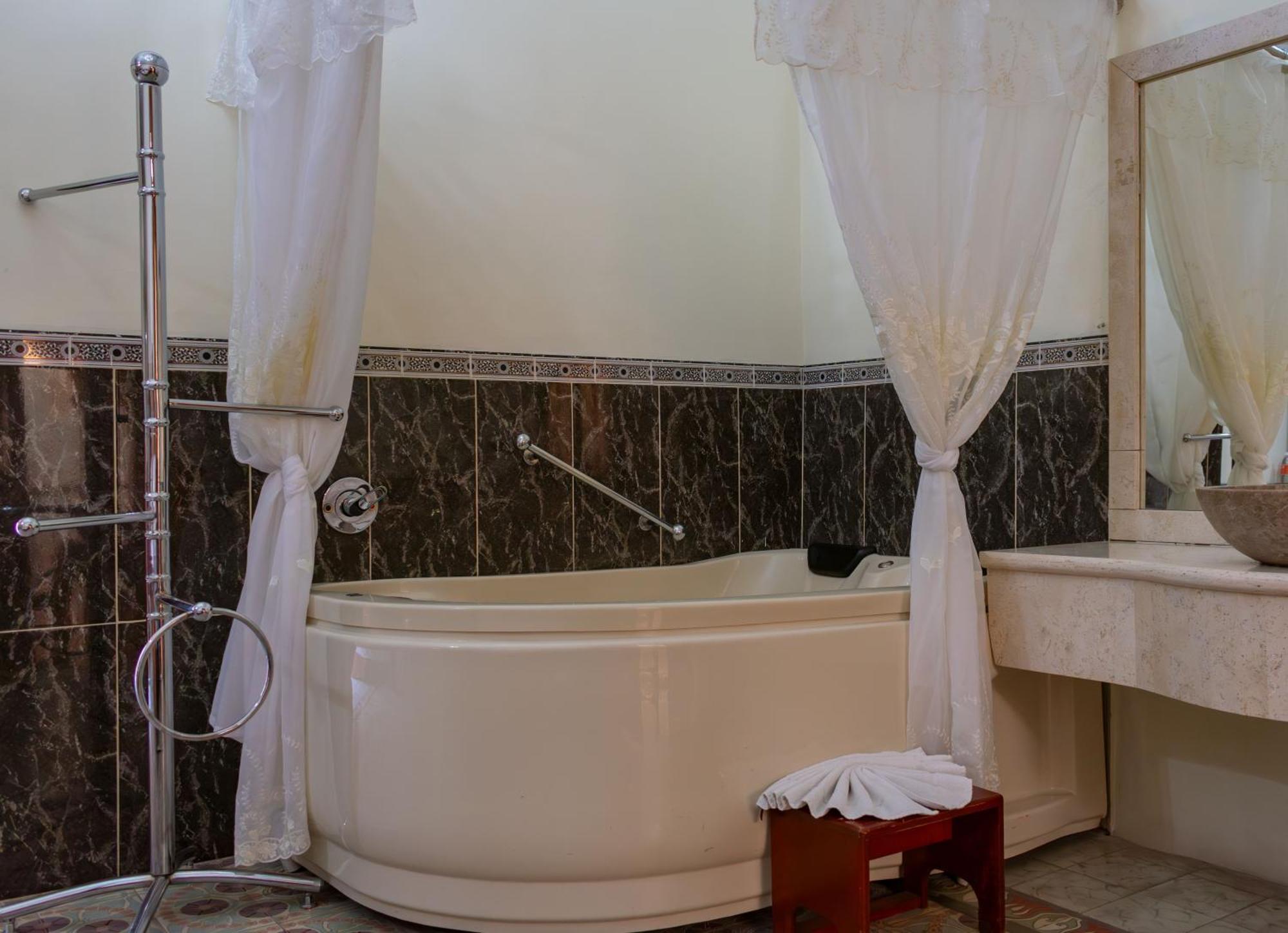Hotel Casona Misiones Керетаро Екстер'єр фото